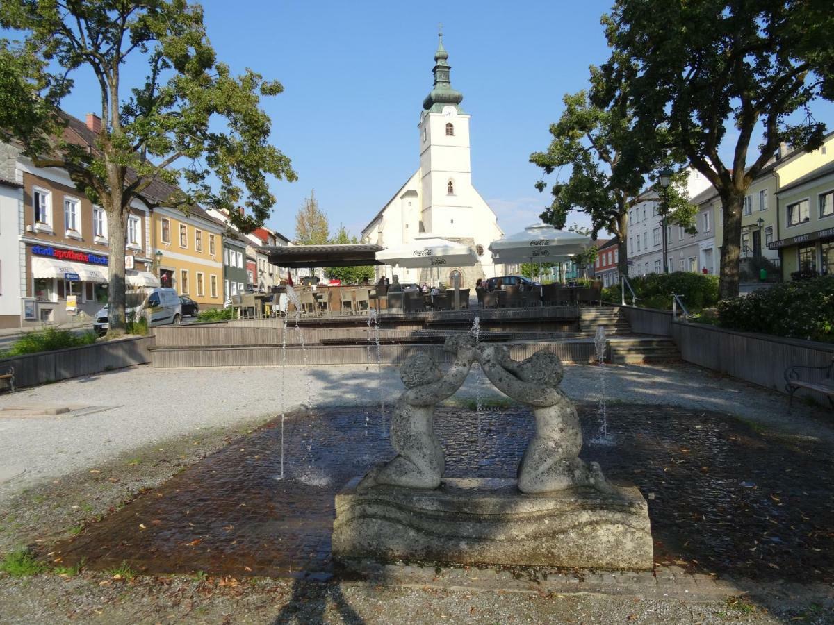 Gaestehaus Familie Loeffler - Ferienwohnung Am Stadtplatz In Litschau Extérieur photo